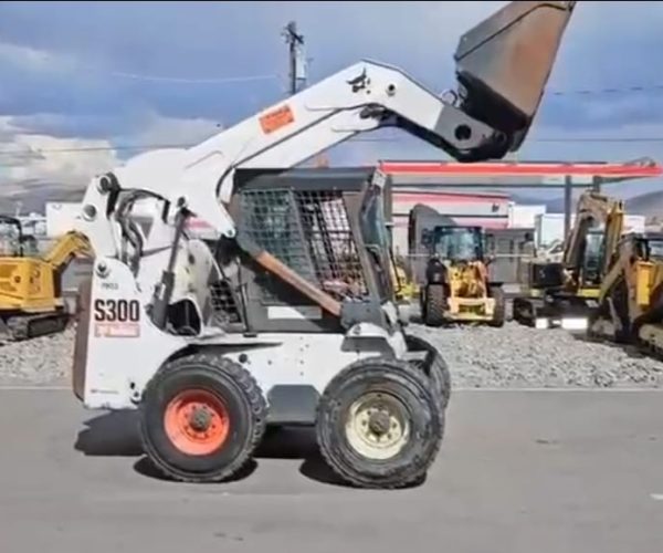 2007 BOBCAT S300 ENCLOSED CAB, EX COUNTY MACHINE WELL MAINTAINED 001