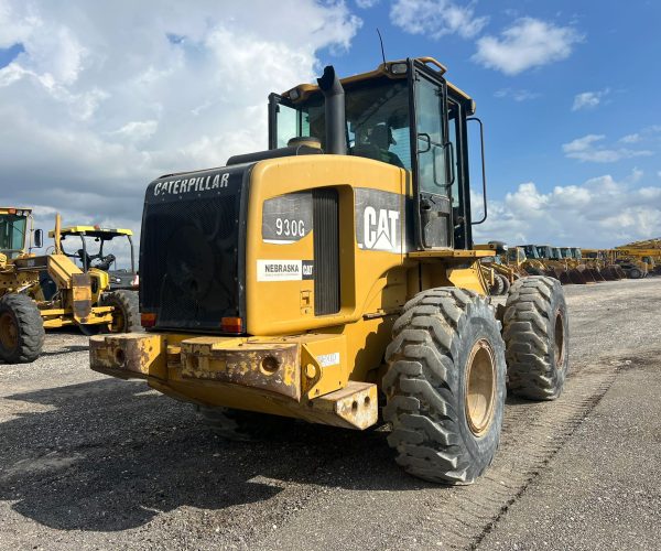 2007 CATERPILLAR 930G WHEEL ENCLOSED CAB AC LOADER W FORKS AND BUCKET 006