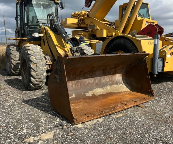 2007 CATERPILLAR 930G WHEEL ENCLOSED CAB AC LOADER W FORKS AND BUCKET 015