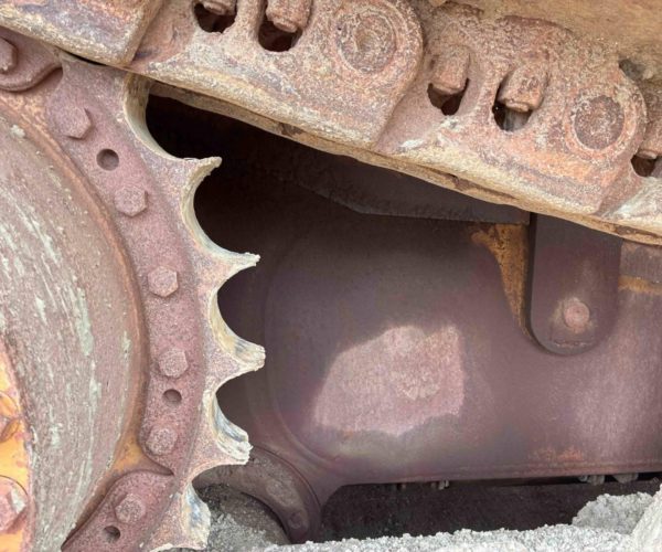2007 CATERPILLAR D8T DOZER WITH SINGLE SHANK RIPPER W CAB 011