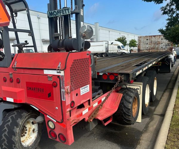 2007 INTERNATIONAL DAY CAB MOFFETT M5500 W FORKLIFT PIGGYBACK 5.500 LB CAPACITY 021