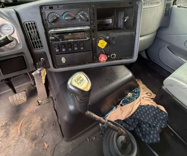 2007 INTERNATIONAL DUMP TRUCK SINGLE AXLE 009