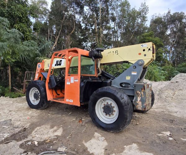 2007 JLG TELEHANDLER G642A PERKINS ENGINE 002