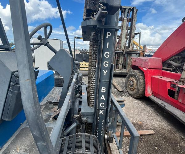 2007 PRINCETON PB50 PIGGYBACK FORKLIFT 5.000 LB CAPACITY 120′ MAST, RATED SEATED RIDER, LEVER CONTROLS 013