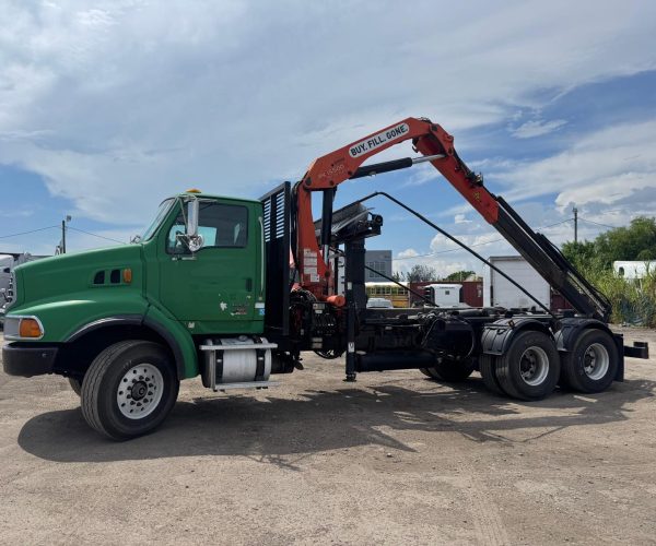 2007 STERLING LT8500 4×4 KNUCKLE-BOOM CRANE & HOOK 005