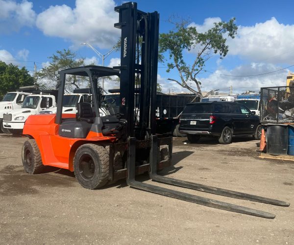 2007 TOYOTA FORKLIFT 7FDU70 DIESEL 15500 LBS 7000 KG & 8FT FORKS 001