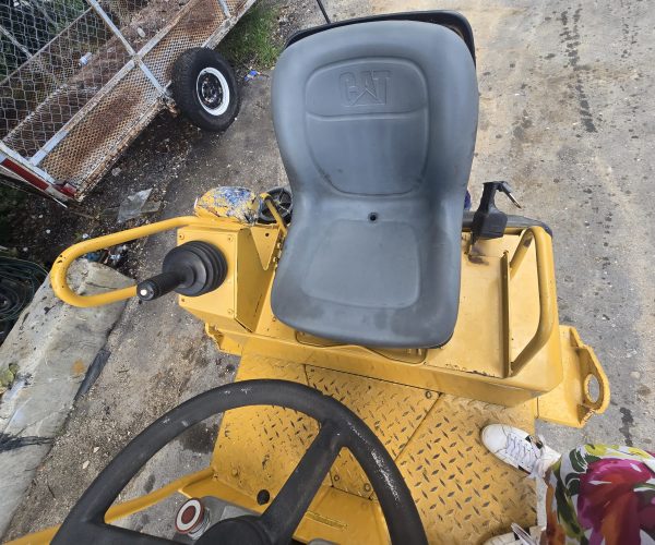 2008 CATERPILLAR CB24 DOUBLE DRUM VIBRATORY ROLLER W WATER SPRAY SYSTEM 005