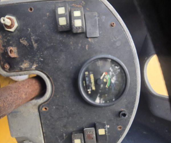 2008 CATERPILLAR CB24 DOUBLE DRUM VIBRATORY ROLLER W WATER SPRAY SYSTEM 008