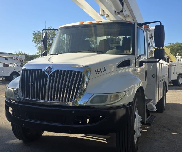 2008 INTERNATIONAL BUCKET TRUCK 005