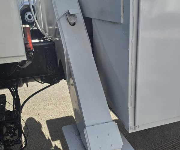 2008 INTERNATIONAL BUCKET TRUCK 014