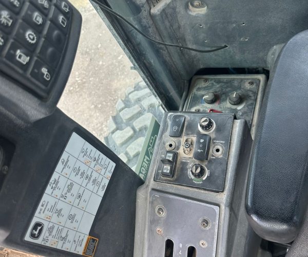 2008 JOHN DEERE 672D AWD MOTOR GRADER CAB 012