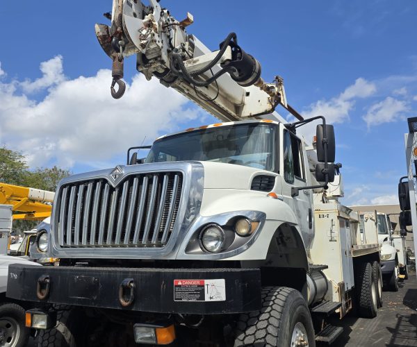 2009 ALTEC 4065APR DIGGER DERRICK TRUCK 6X6 001