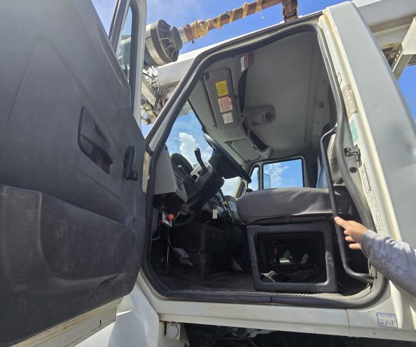 2009 ALTEC 4065APR DIGGER DERRICK TRUCK 6X6 003