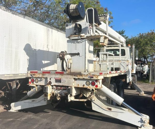 2009 ALTEC 4065APR DIGGER DERRICK TRUCK 6X6 007