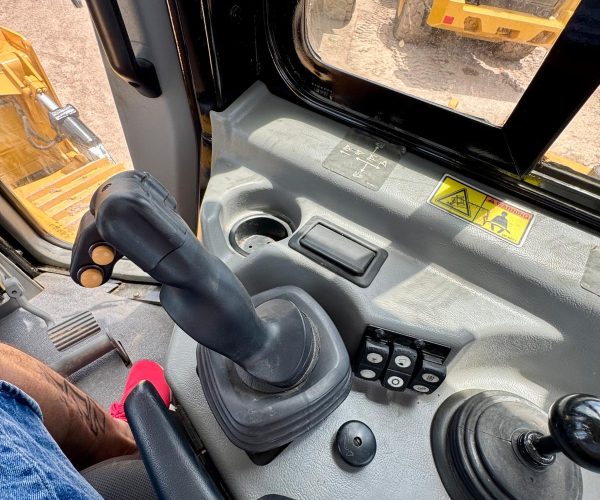 2009 CATERPILLAR D6T XL DOZER ENCLOSED CAB AC HEAT NEW 100% UNDERCARRIAGE MULTI SHANK RIPPER 008