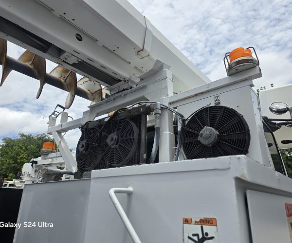 2009 INTERNATIONAL ALTEC DM47-TR DIGGER DERRICK & 022