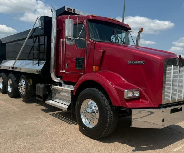 2009 KENWORTH T800 DUMP TRUCK TRI-AXLE STEEREABLE THIRD AXLE 002