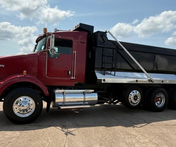 2009 KENWORTH T800 DUMP TRUCK TRI-AXLE STEEREABLE THIRD AXLE 005