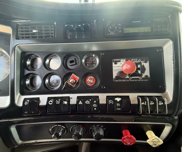 2009 KENWORTH T800 DUMP TRUCK TRI-AXLE STEEREABLE THIRD AXLE 012