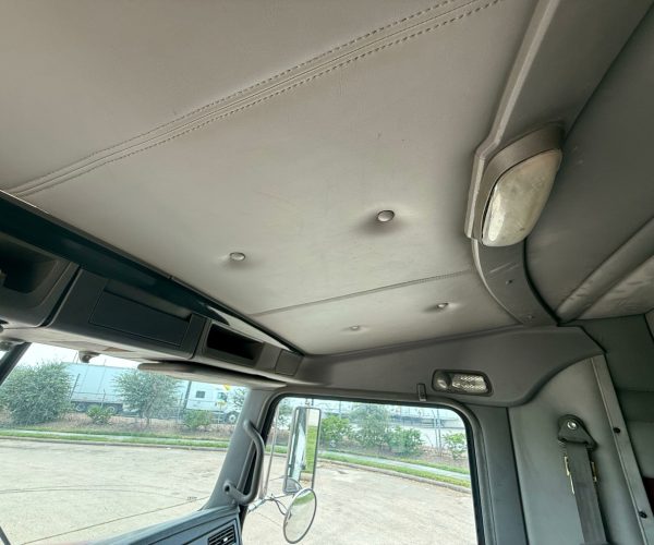 2009 KENWORTH T800 DUMP TRUCK TRI-AXLE STEEREABLE THIRD AXLE 013