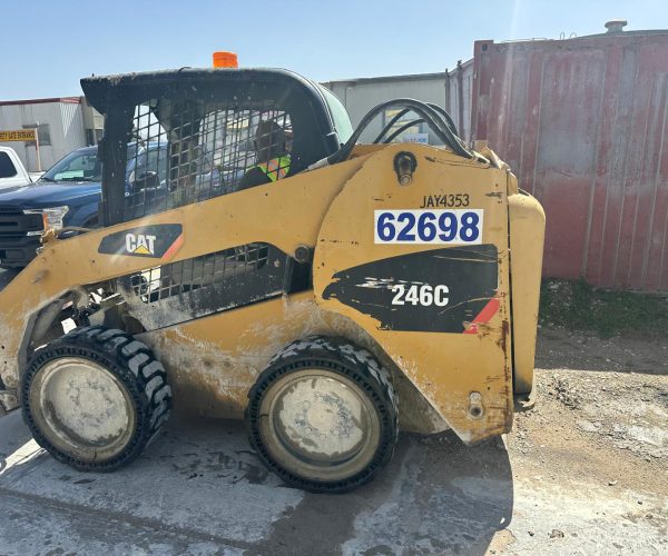 2010 CATERPILLAR 246C SKID STEER WITH BUCKET AND UNICORN FORK 005