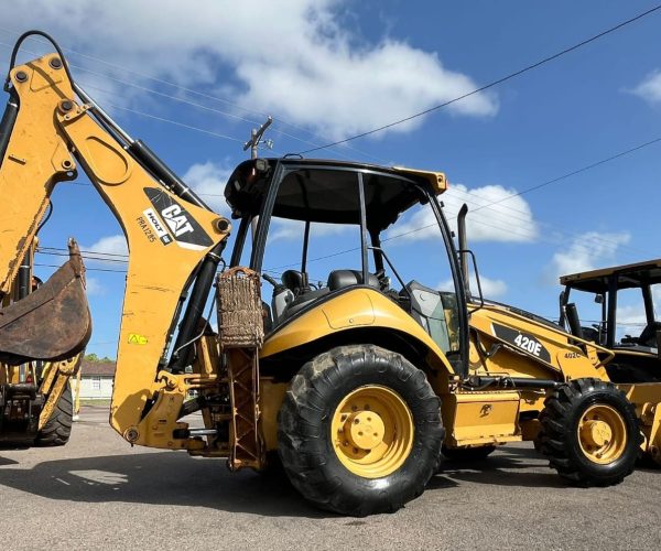 2010 CATERPILLAR 420E BACKHOE 4X4 WITH HAMMER LINE 003