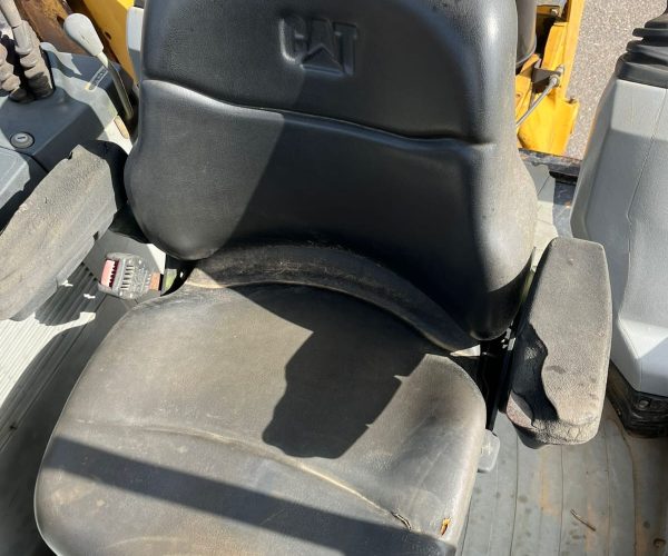 2010 CATERPILLAR 420E BACKHOE 4X4 WITH HAMMER LINE 011