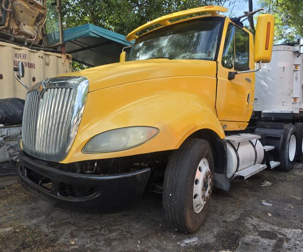2010 INTERNATIONAL DAY CAB TANDEM AXLE W WET LINE KIT & HILL 002