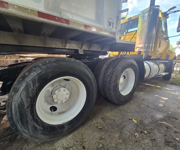 2010 INTERNATIONAL DAY CAB TANDEM AXLE W WET LINE KIT & HILL 005