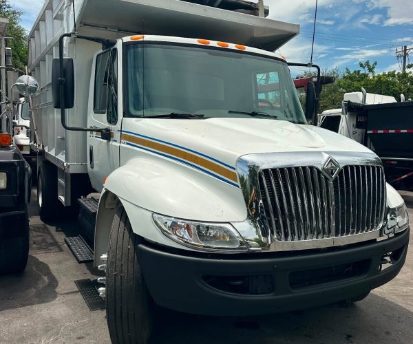 2010 INTERNATIONAL SINGLE AXLE LANDSCAPE DUMP TRUCK 002
