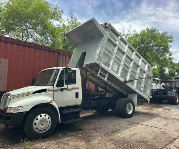 2010 INTERNATIONAL SINGLE AXLE LANDSCAPE DUMP TRUCK 004