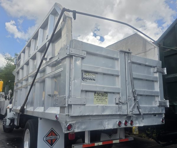 2010 INTERNATIONAL SINGLE AXLE LANDSCAPE DUMP TRUCK 006