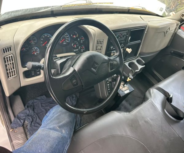 2010 INTERNATIONAL SINGLE AXLE LANDSCAPE DUMP TRUCK 010