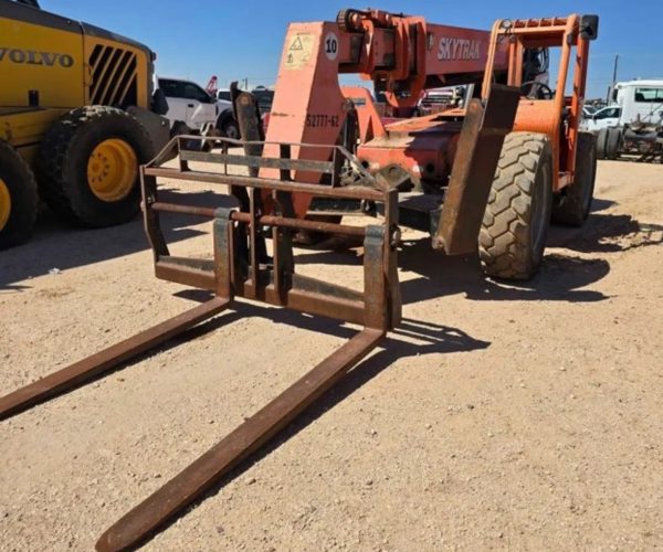 2010 JLG SKY TRACK 10054 002