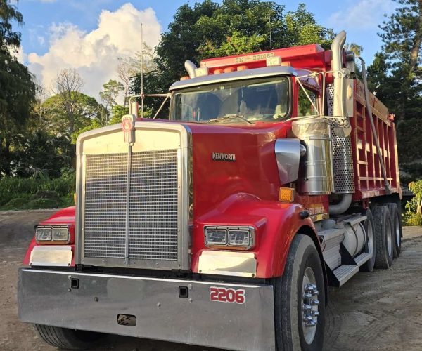 2010 KENWORTH W900 DUMP TRUCK TRI-AXLE 001