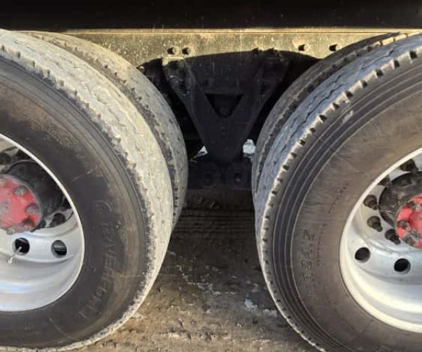 2010 KENWORTH W900 DUMP TRUCK TRI-AXLE 015