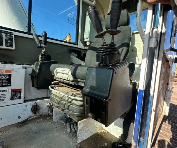 2010 TADANO MANTIS MODEL 14010 CRAWLER CRANE 70 TONS CAPACITY FOUR SECTION BOOM 008