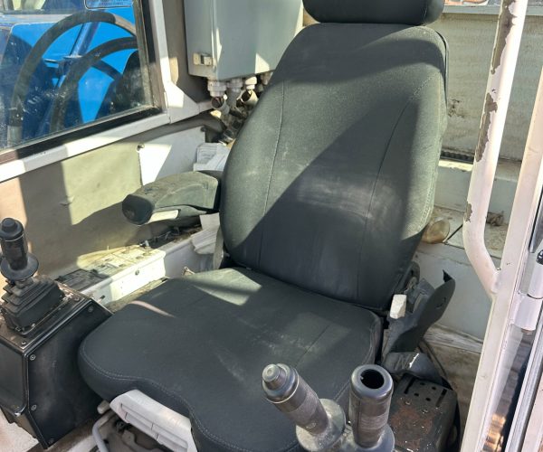 2010 TADANO MANTIS MODEL 14010 CRAWLER CRANE 70 TONS CAPACITY FOUR SECTION BOOM 009