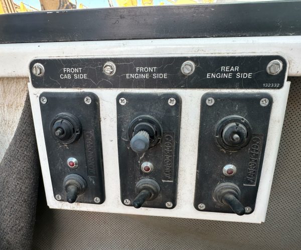 2010 TADANO MANTIS MODEL 14010 CRAWLER CRANE 70 TONS CAPACITY FOUR SECTION BOOM 011