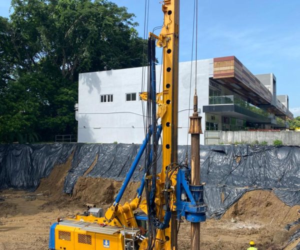 2011 BAUER BG 28 H ROTARY DRILLING RIG OPERATING WEIGHT 90 005