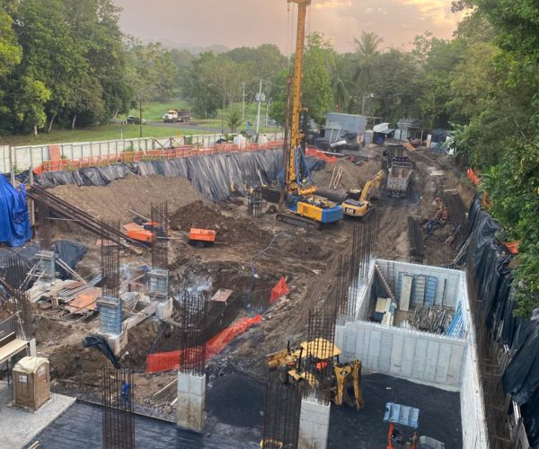 2011 BAUER BG 28 H ROTARY DRILLING RIG OPERATING WEIGHT 90 009