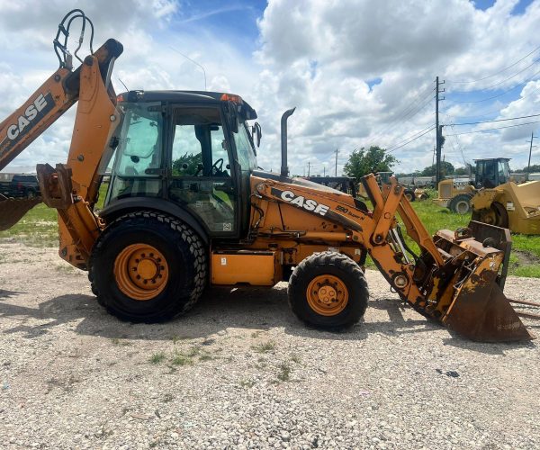 2011 CASE 590SN BACKHOE 4X4 ENCLOSED CAB WITH FORKS AND BUCKET 001