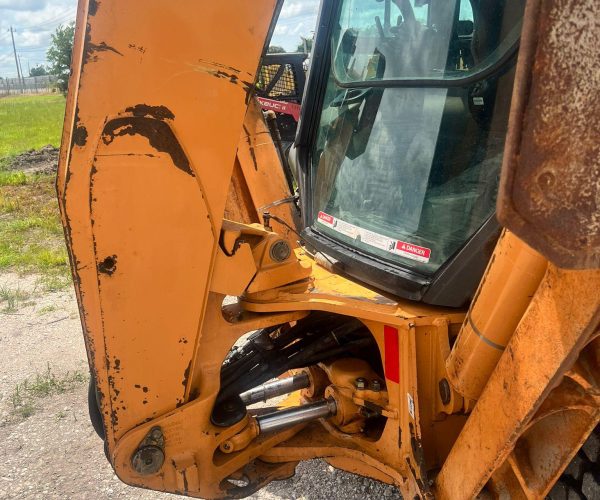 2011 CASE 590SN BACKHOE 4X4 ENCLOSED CAB WITH FORKS AND BUCKET 011