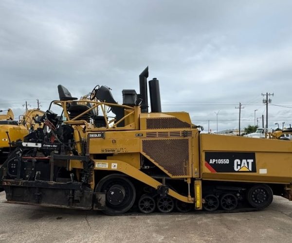 2011 CATERPILLAR AP-1055D PS PAVER 001