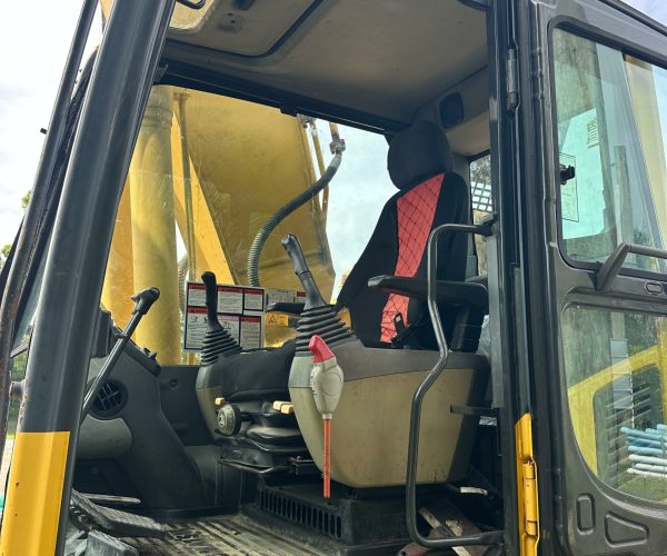 2011 KOMATSU PC200LC8 EXCAVATOR CAB AC W HAMMER LINE KIT & BUCKET 006