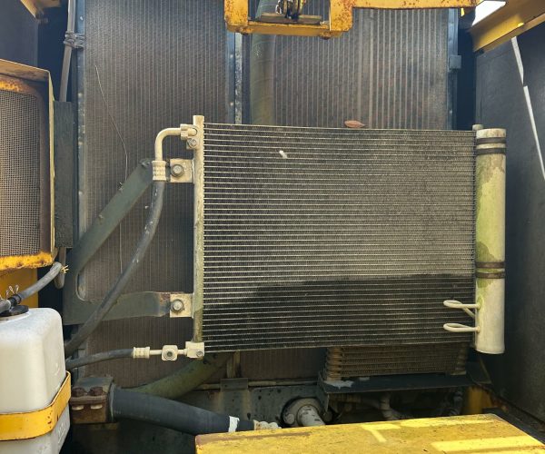 2011 KOMATSU PC200LC8 EXCAVATOR CAB AC W HAMMER LINE KIT & BUCKET 007