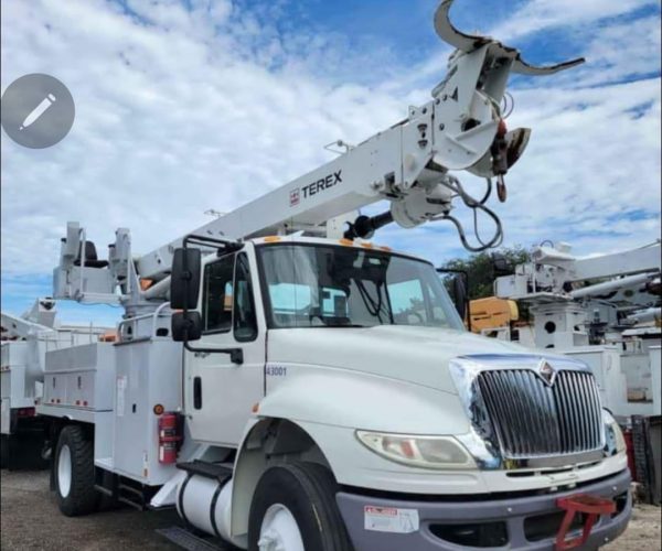 2011 TEREX DIGGER 4047 DERRICK COMMANDER 001