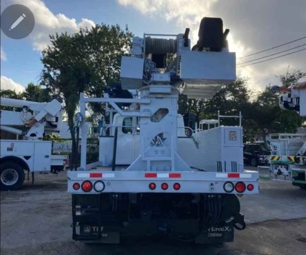 2011 TEREX DIGGER 4047 DERRICK COMMANDER 002
