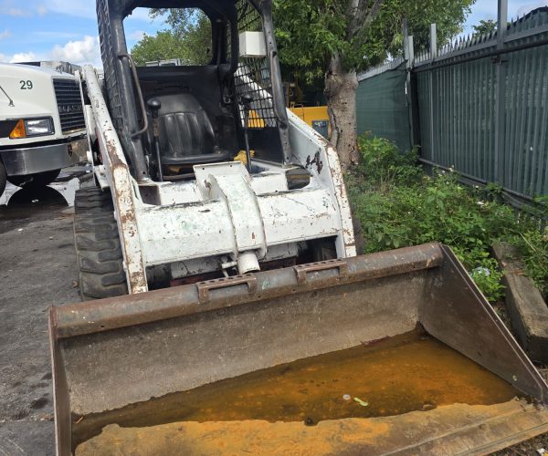 2012-BOBCAT-S130-SKID-STEER-LOADER-010