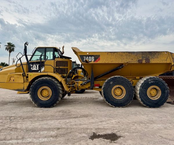 2012 CATERPILLAR ARTICULATED TRUCK 740B 003